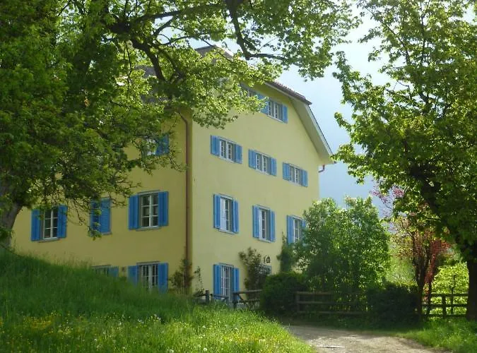 Apartment Haus Noains *