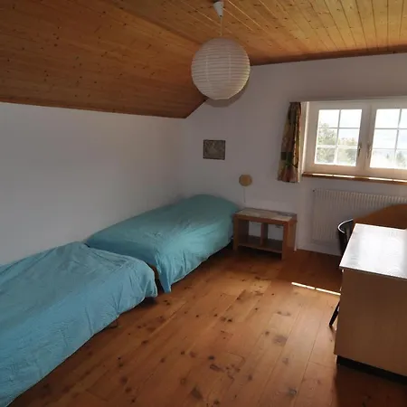 Haus Noains アパート